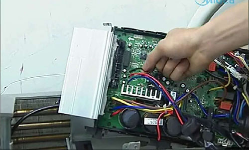 佛山美的空调电话是多少