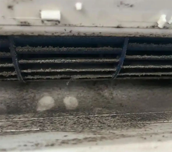 佛山空调吹的风有股烧焦味是怎么回事